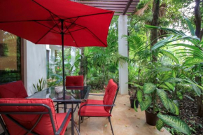 Exceptional Ground Floor Condo with Terrace and Pool Facilities in Bahia Principe